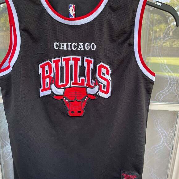 Ultra Game NBA Chicago Bulls Sleeveless Muscle Tank Top - Picture 1 of 4